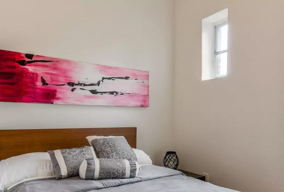 Le Duplex VIP Apartment in Laval