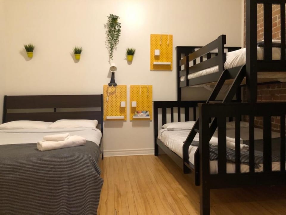 Le Duplex VIP Apartment in Laval