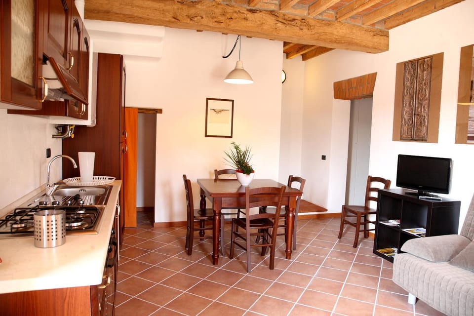 Communal lounge/ TV room, Kitchen or kitchenette, Living room, Dining area