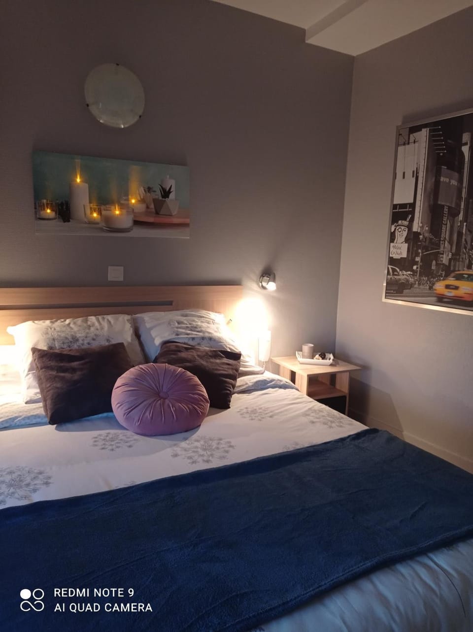 Bed, Bathroom, Photo of the whole room, Bedroom