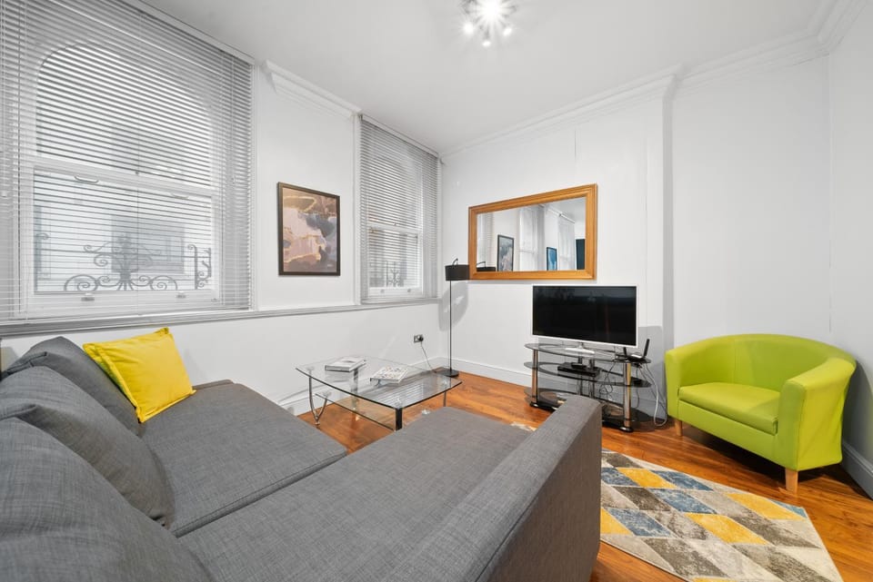 TV and multimedia, Living room, locker, air conditioner