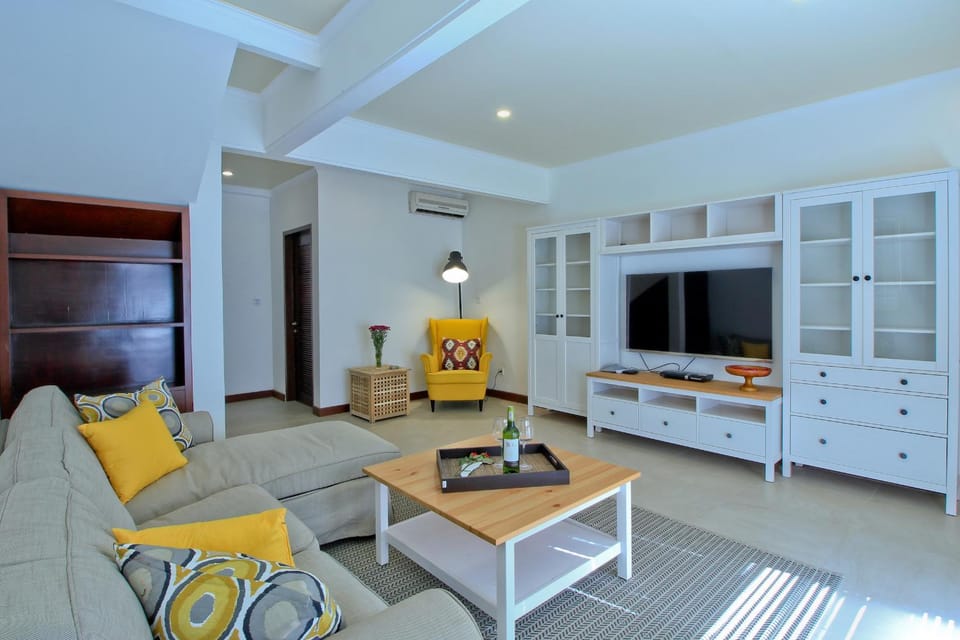 Communal lounge/ TV room, TV and multimedia, Living room, Seating area