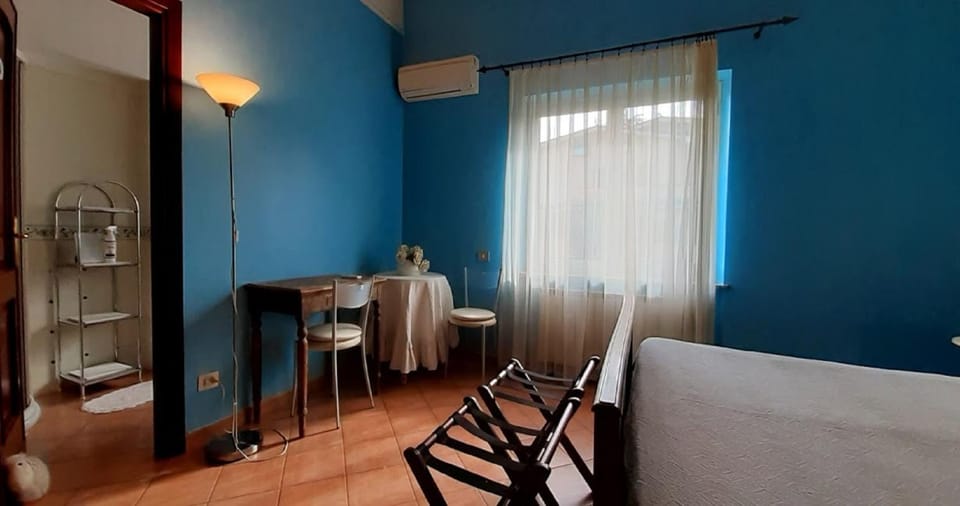Bathroom, Photo of the whole room, Garden view, Continental breakfast