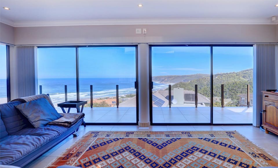 Natural landscape, View (from property/room), Balcony/Terrace, Seating area, Mountain view, Sea view