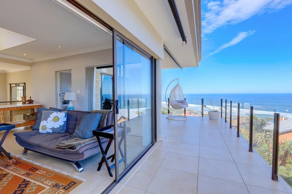 Patio, Natural landscape, Balcony/Terrace, Living room, Seating area, Sea view