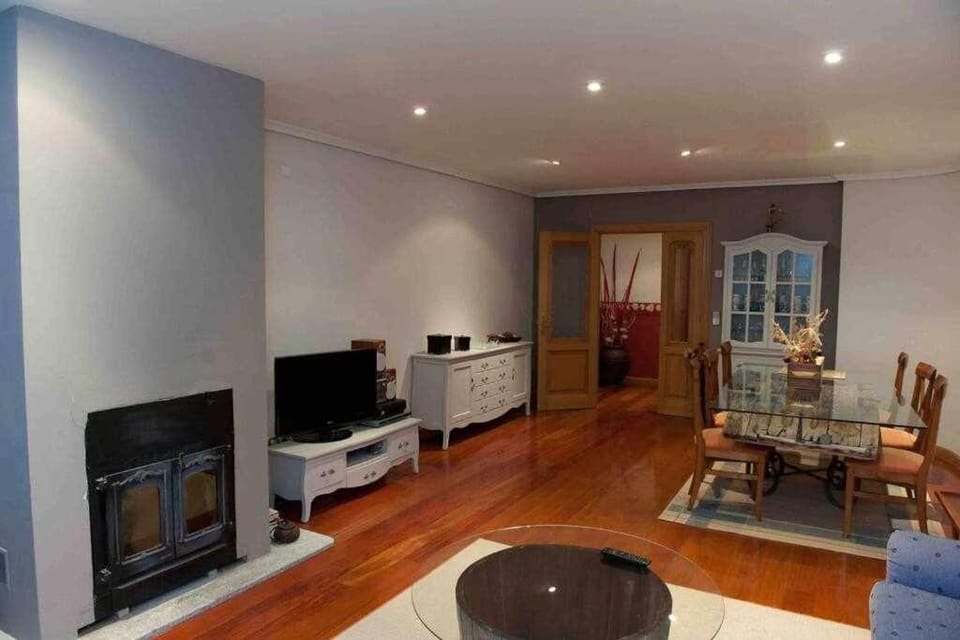 Communal lounge/ TV room, Dining area
