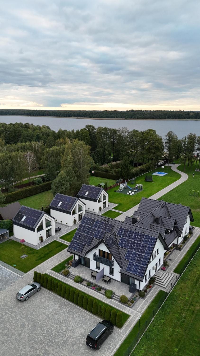 Property building, Neighbourhood, Bird's eye view, Location, Parking