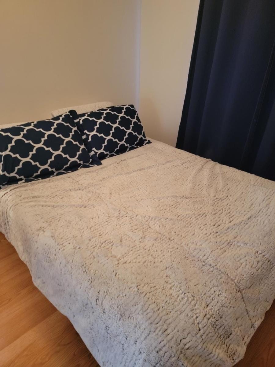 Unit 2 - Stylish 2BR Downtown Phoenix Retreat in Roosevelt Row, Parking Included Apartment in Phoenix