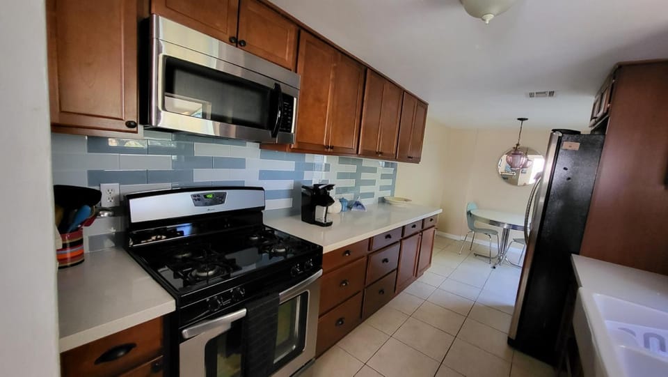 Unit 2 - Stylish 2BR Downtown Phoenix Retreat in Roosevelt Row, Parking Included Apartment in Phoenix