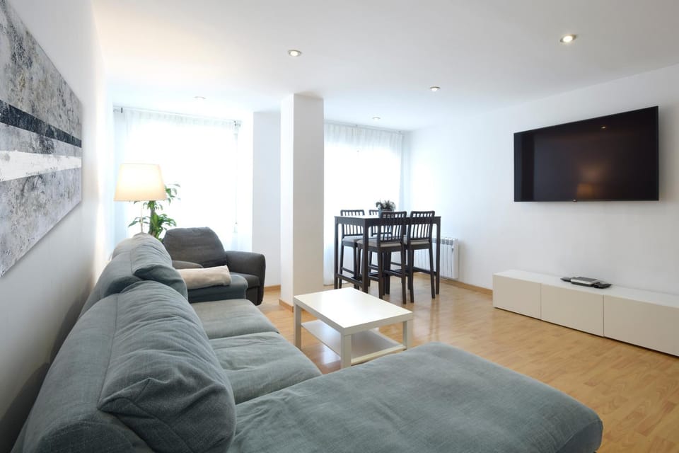 Communal lounge/ TV room, TV and multimedia, Living room