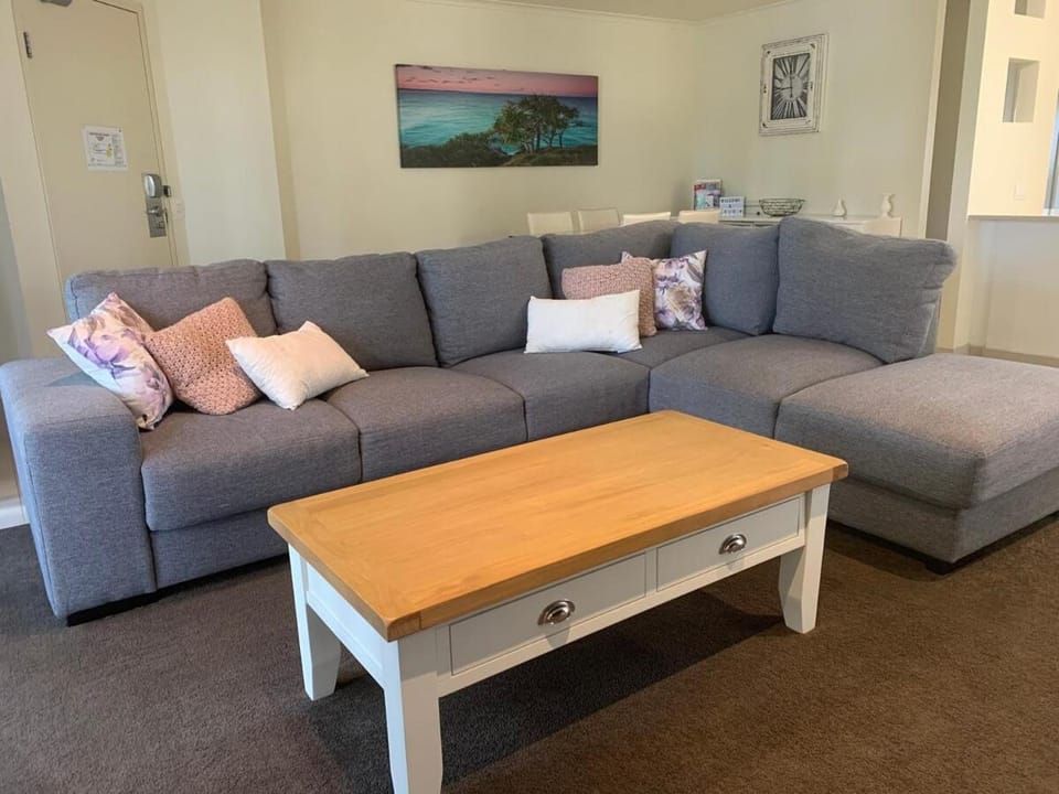 Gorgeous 4 Bed Beachside Apartment - Diamond Beach Resort Apartment in Mermaid Beach
