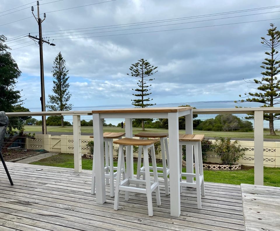 Baywater House in Kingscote