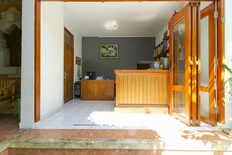 Staff, Lobby or reception