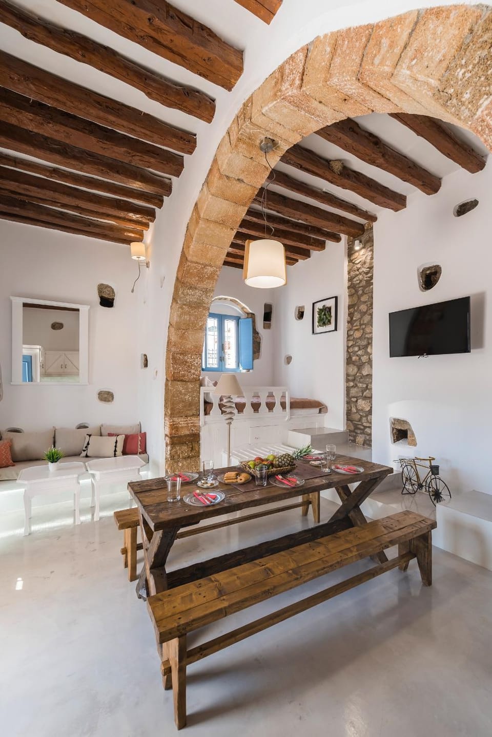 Seating area, Dining area