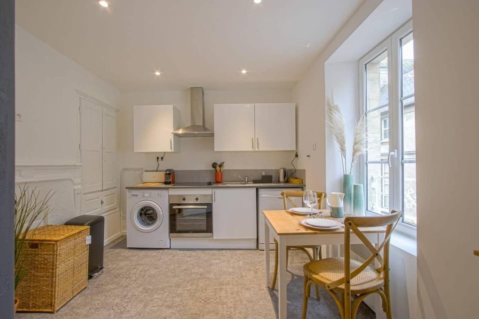 Kitchen or kitchenette, Communal kitchen