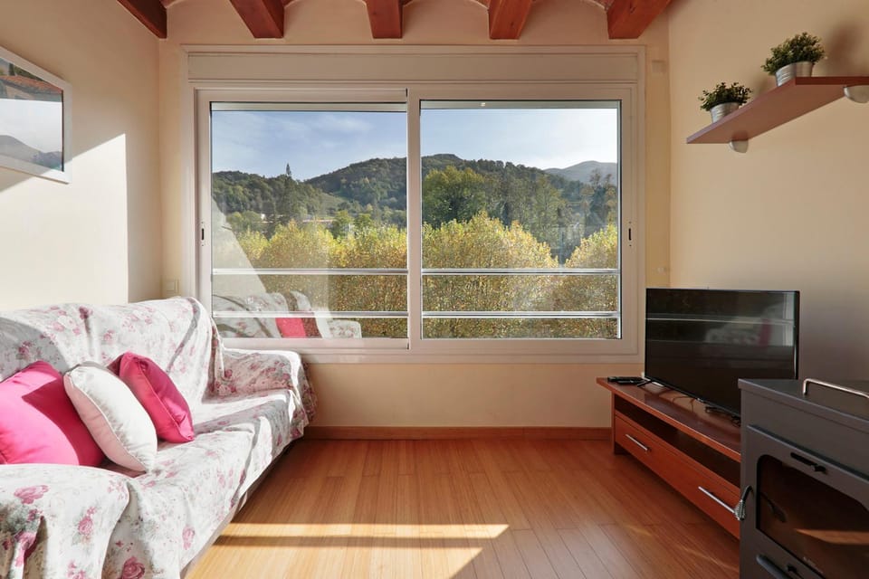 Natural landscape, TV and multimedia, Living room, Mountain view