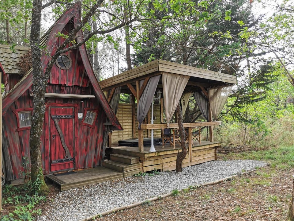 Natural landscape, Hot Tub, Balcony/Terrace, Dining area, Garden view, Breakfast, heating, air conditioner