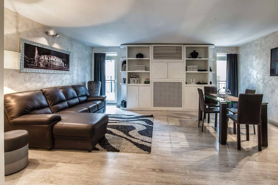 TV and multimedia, Living room, Dining area