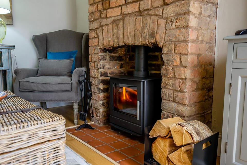 Living room, Seating area, fireplace