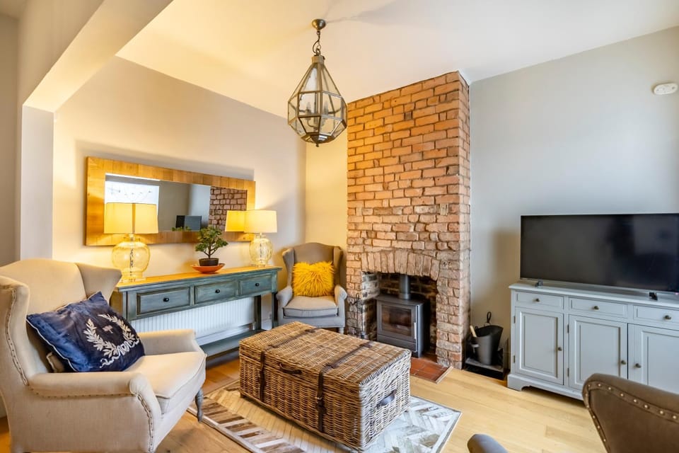 TV and multimedia, Living room, Seating area