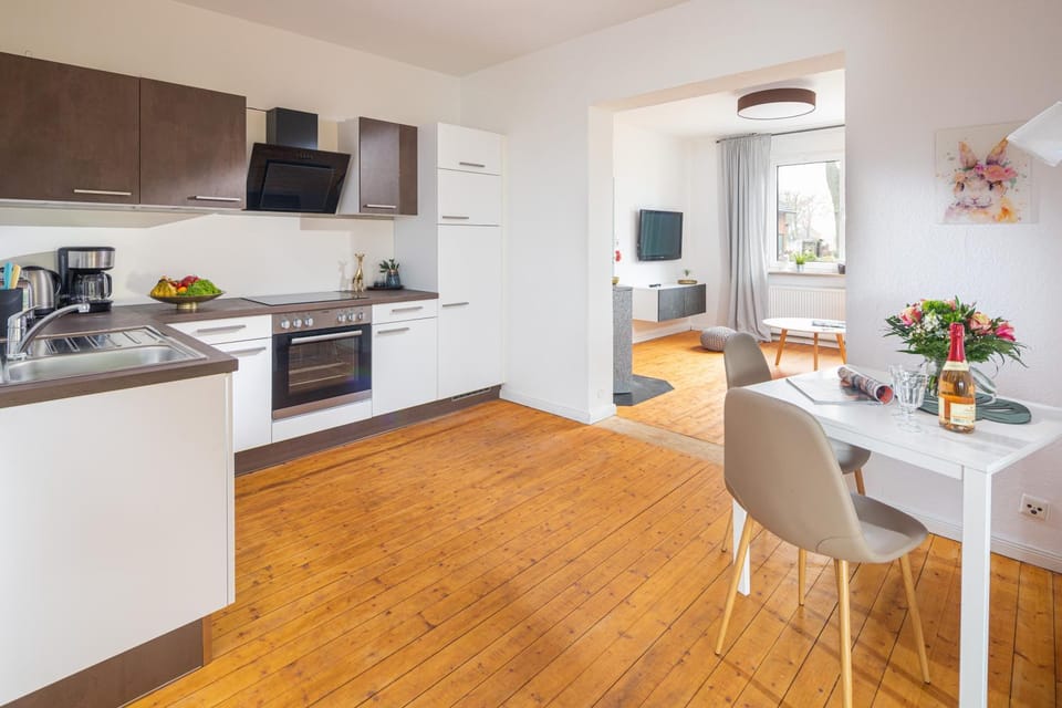 Kitchen or kitchenette, Dining area, dishwasher, oven, stove