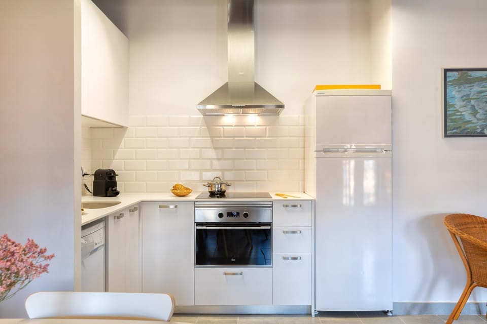Coffee/tea facilities, Kitchen or kitchenette, dishwasher, pet friendly, stove