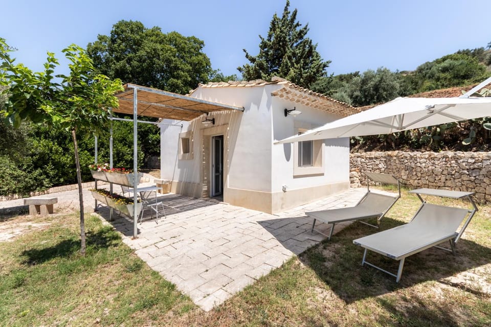 Property building, Patio, Garden, Garden view, sunbed