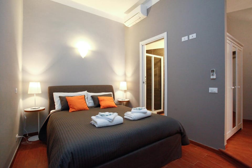 Bed, Bathroom, Coffee/tea facilities, Bedroom