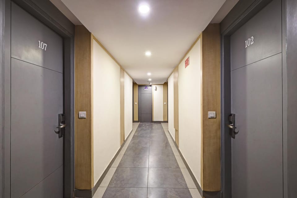 Hotel Superb Just Near New Delhi Railway Station & Connaught Place Hotel in New Delhi