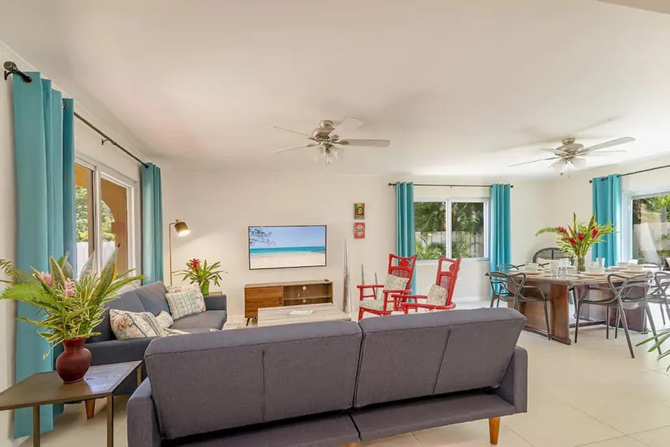 Hospitality Expert CP Private Pool Beach Chef House in Montego Bay