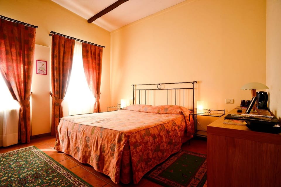 Bed, Photo of the whole room