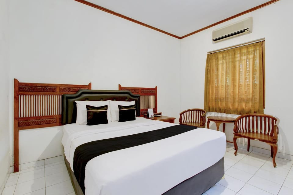Bedroom, air conditioner