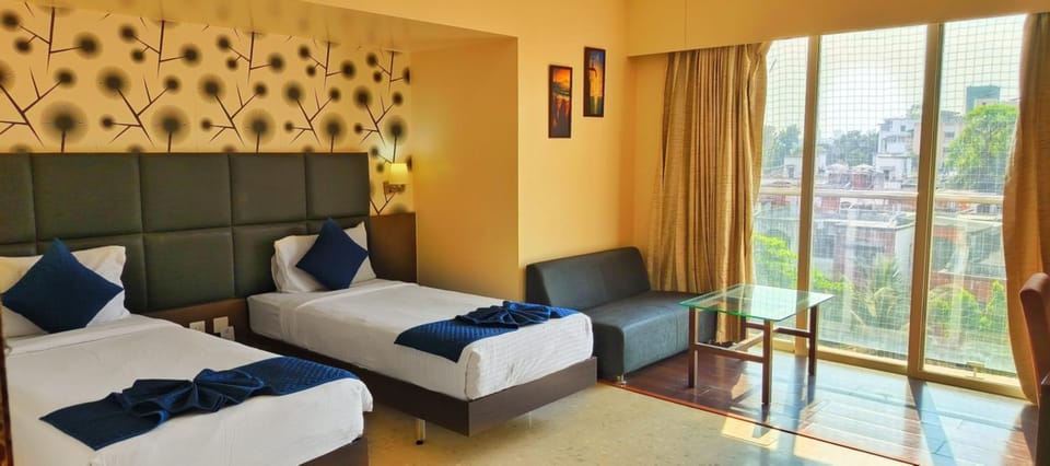Bed, Balcony/Terrace, Bedroom