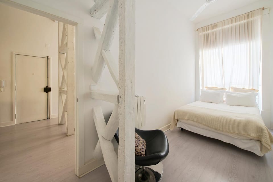 Bed, Photo of the whole room, Bedroom, City view, heating, internet