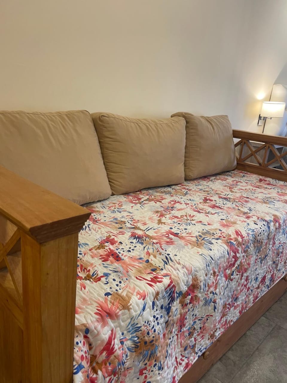 Bed, Seating area