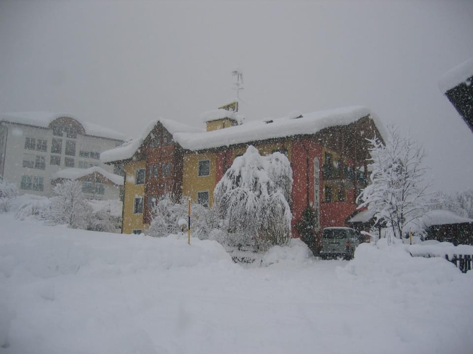 Facade/entrance, Winter, Garden, Street view