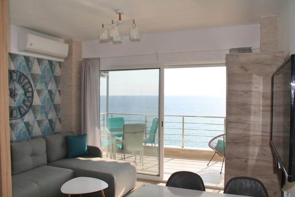 Balcony/Terrace, Living room, Seating area, Sea view