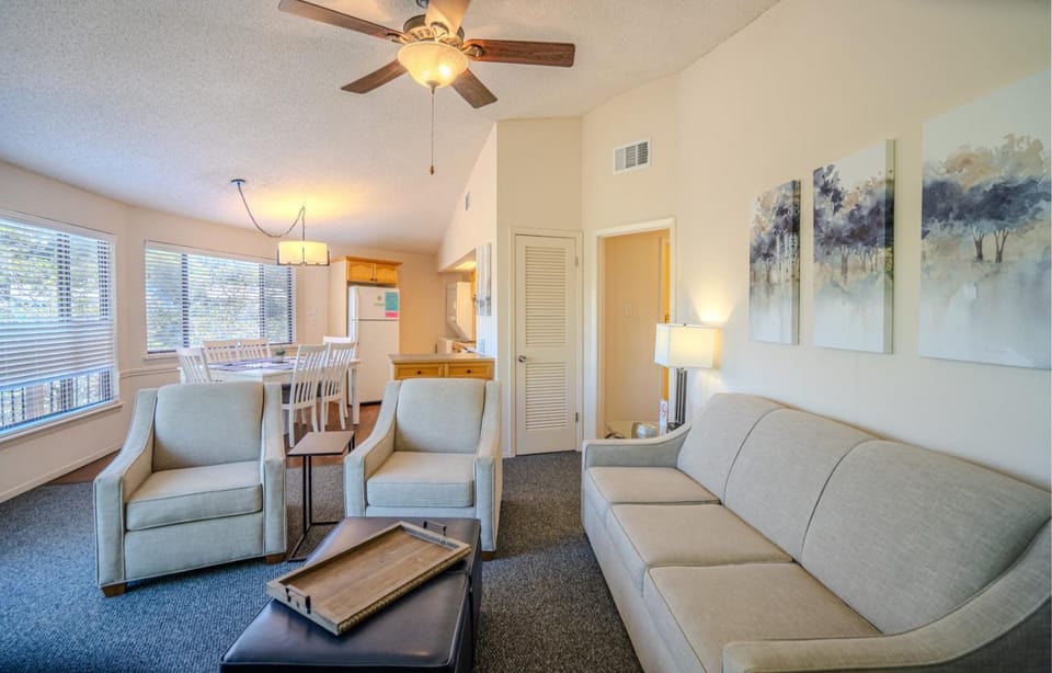 Lakefront Bungalow with Community PoolHot Tub #4 House in Point Venture