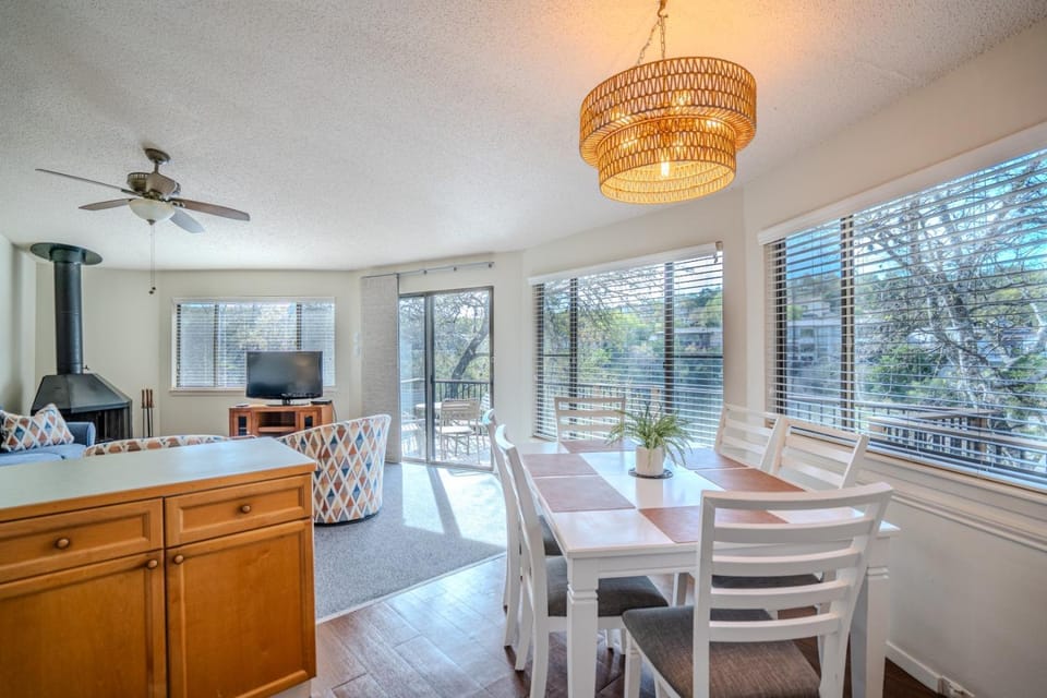 Lakefront Bungalow with Community PoolHot Tub #5 House in Point Venture