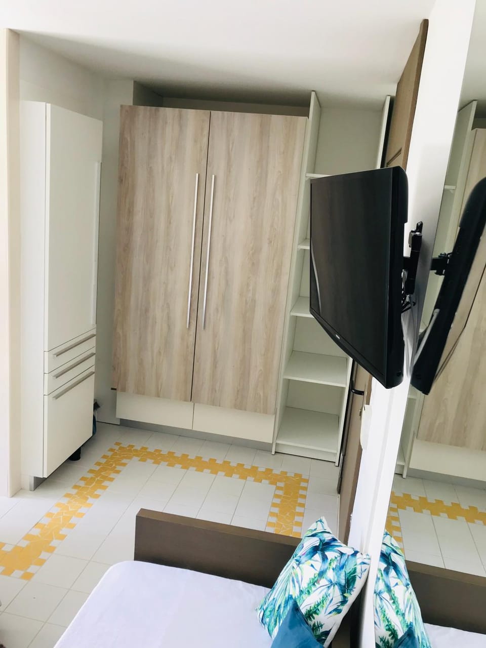 TV and multimedia, wardrobe