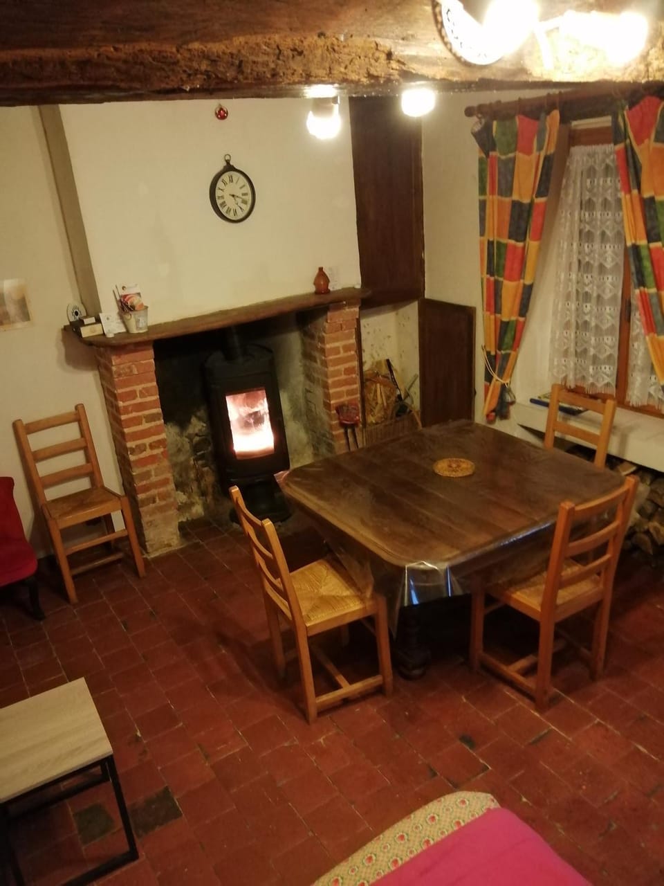 Communal lounge/ TV room, Dining area, Garden view