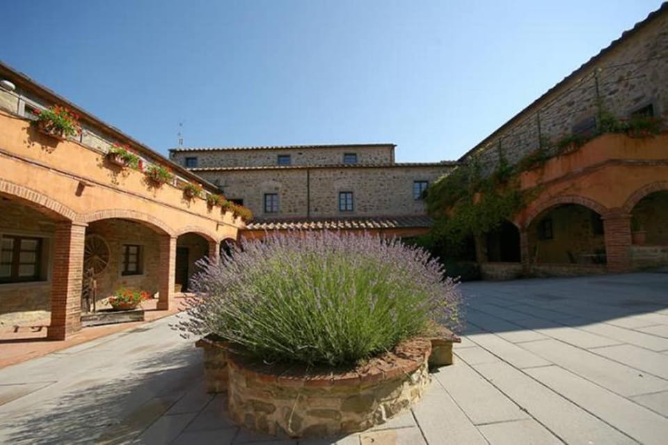 Facade/entrance, Balcony/Terrace, Decorative detail