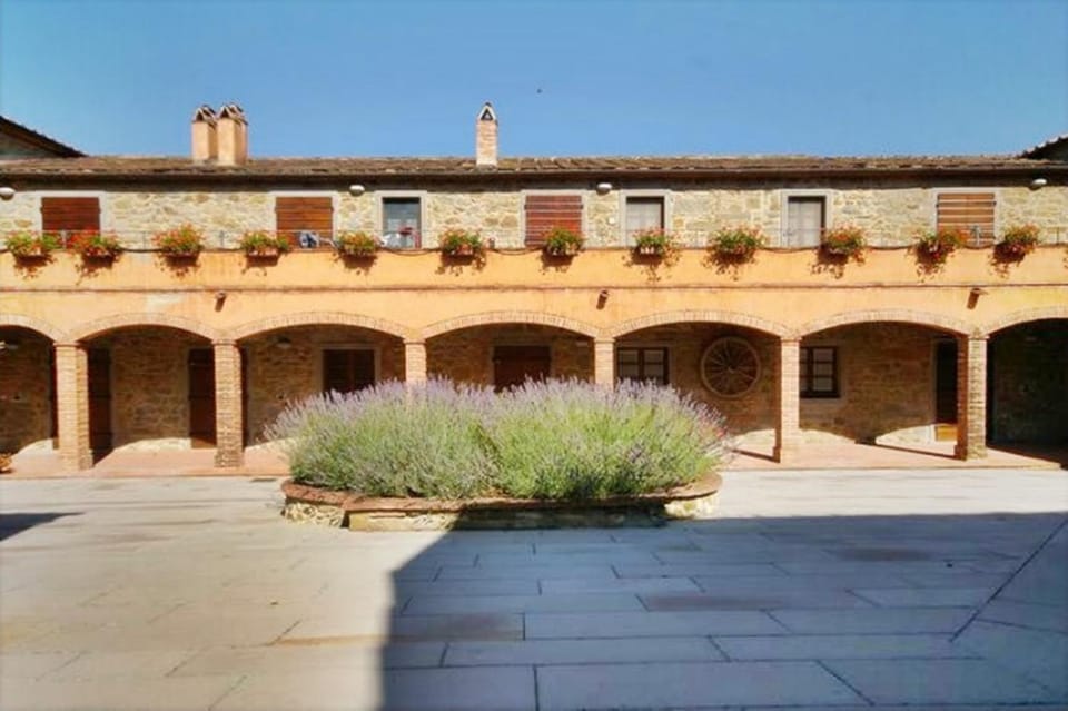 Facade/entrance, Decorative detail
