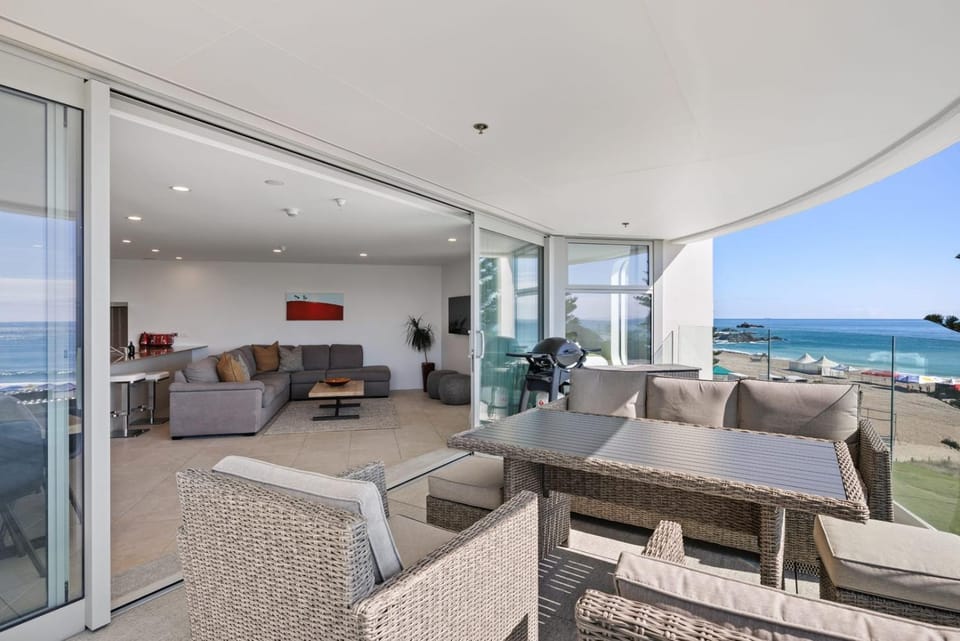 Living room, Seating area, Dining area, Sea view