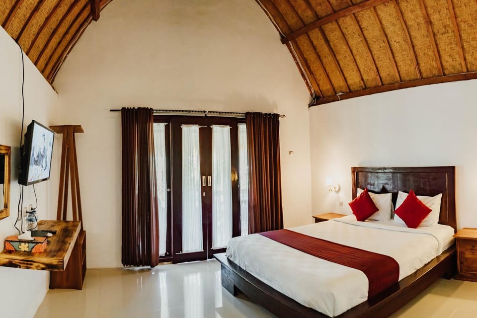 Bed, TV and multimedia, Photo of the whole room, Bedroom