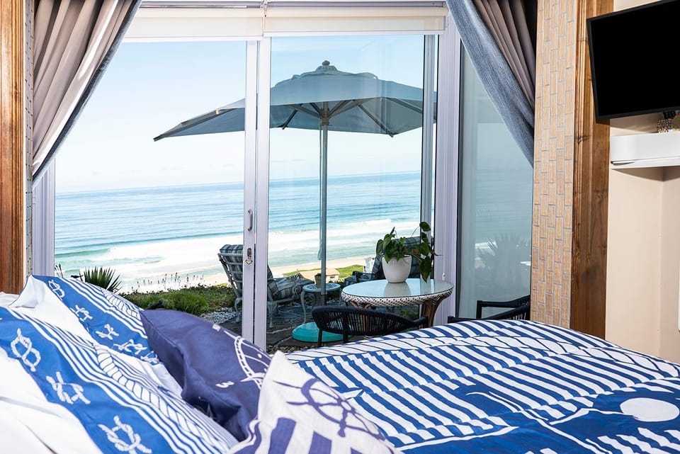 Day, TV and multimedia, View (from property/room), Bedroom, Sea view