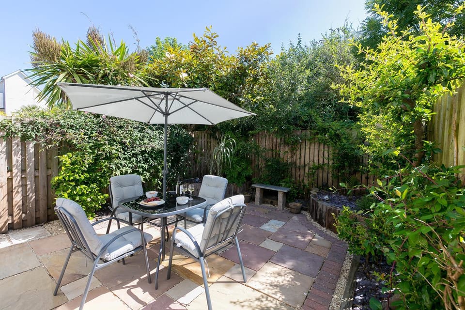 Patio, Garden view
