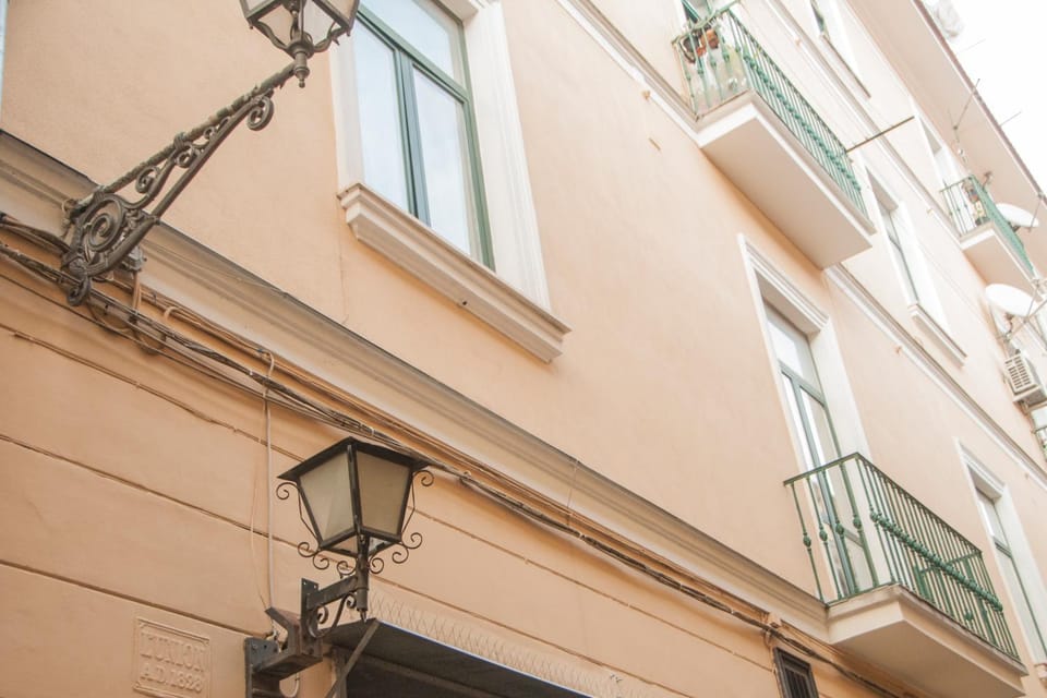 Property building, Facade/entrance, Balcony/Terrace