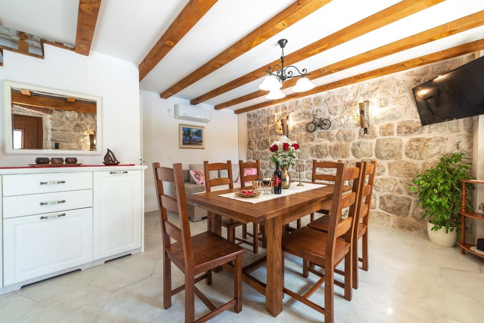 Holiday Home Marina - private swimming pool House in Dubrovnik-Neretva County