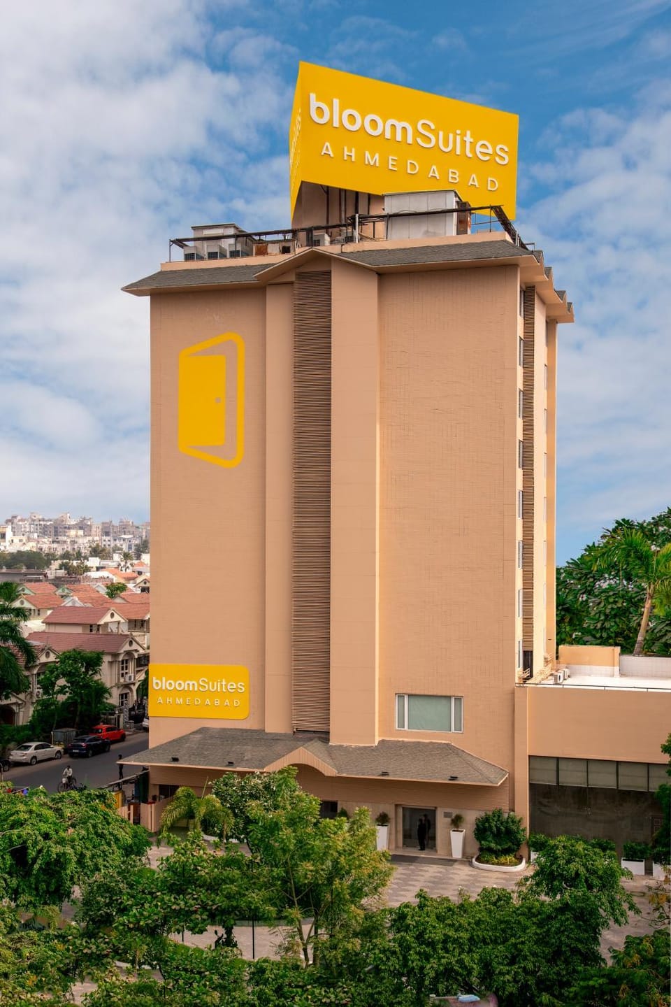 Facade/entrance